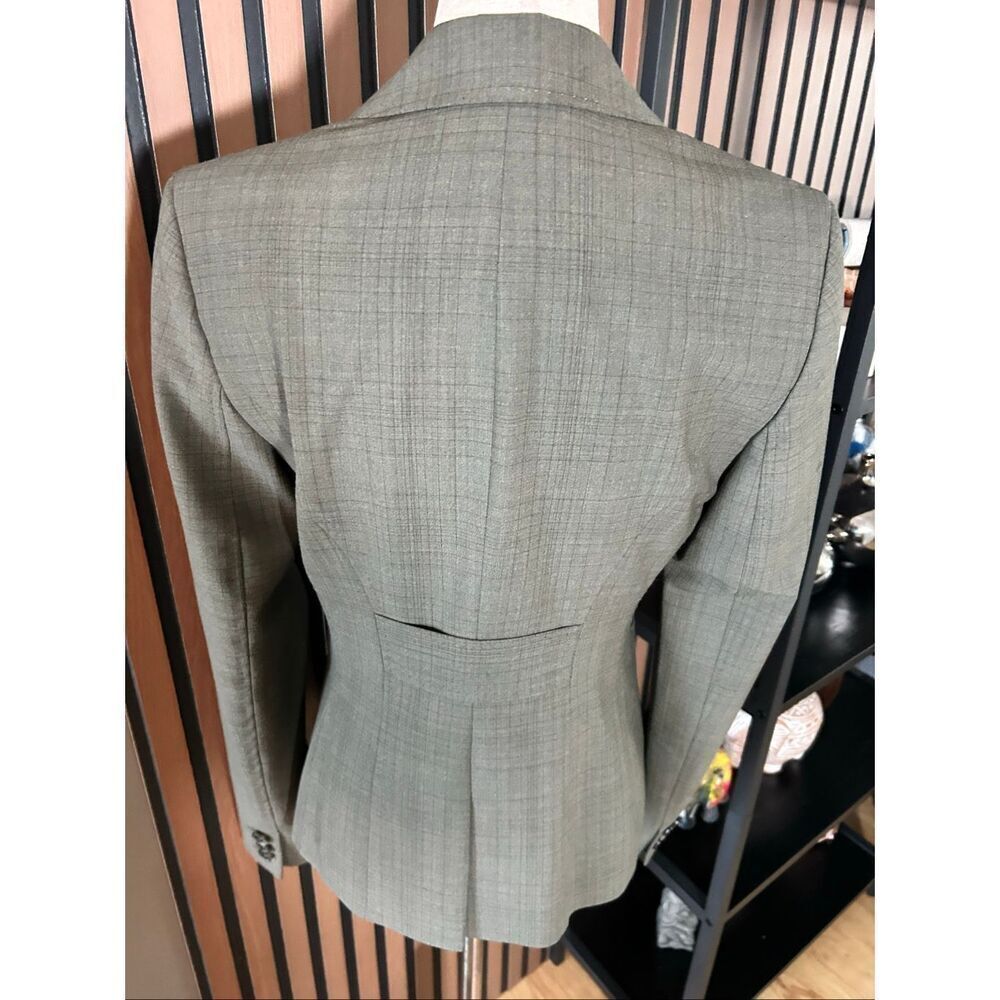 The limited perfect travel suit wool blend blazer size 4 color green - Picture 3 of 9